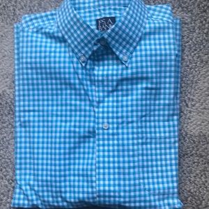 Men’s long sleeve sports shirt.